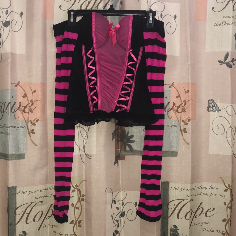 ☠️Skull & Bow Intimates lingerie piece w/Stockings